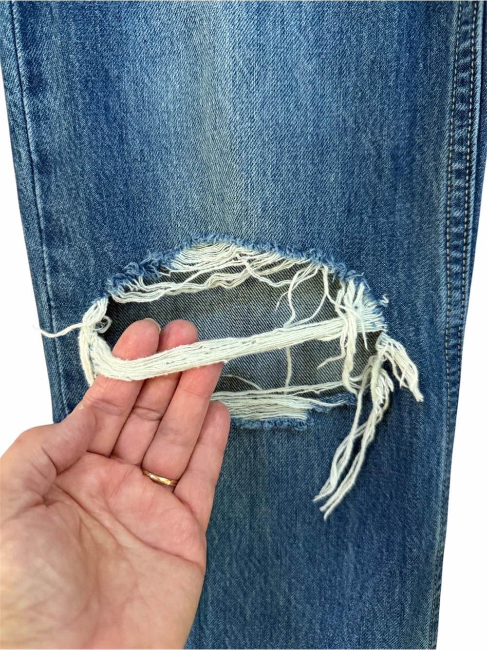 Levi's Women's Distressed Low Pro Straight Jeans Size 26 - Picture 6 of 15